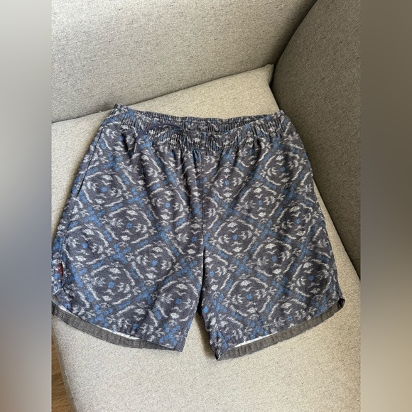 Rhone Shorts Mens M Blue Pattern Guru Active Drawstring Stretch Gym Pull On - Picture 1 of 9